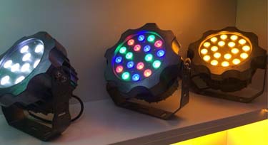 除了金黃和白光，大功率投光燈還能做什么顏色呢?