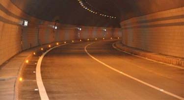 高速可以不設(shè)路燈，但是LED步道燈少不了!