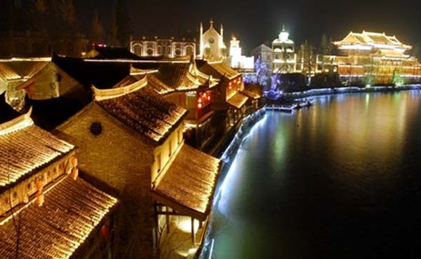 【山東】臺(tái)兒莊古城瓦楞燈改造工程