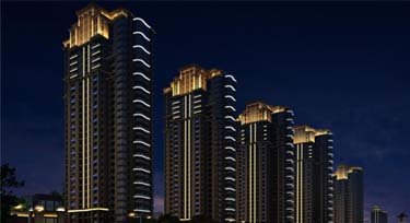 通過(guò)線條燈廠家配合 安裝隊(duì)輕松完成樓盤(pán)亮化項(xiàng)目