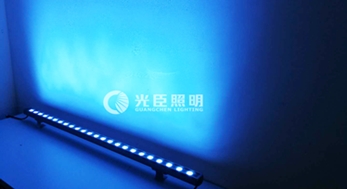 商業(yè)街亮化設(shè)計(jì)定制湖藍(lán)光洗墻燈