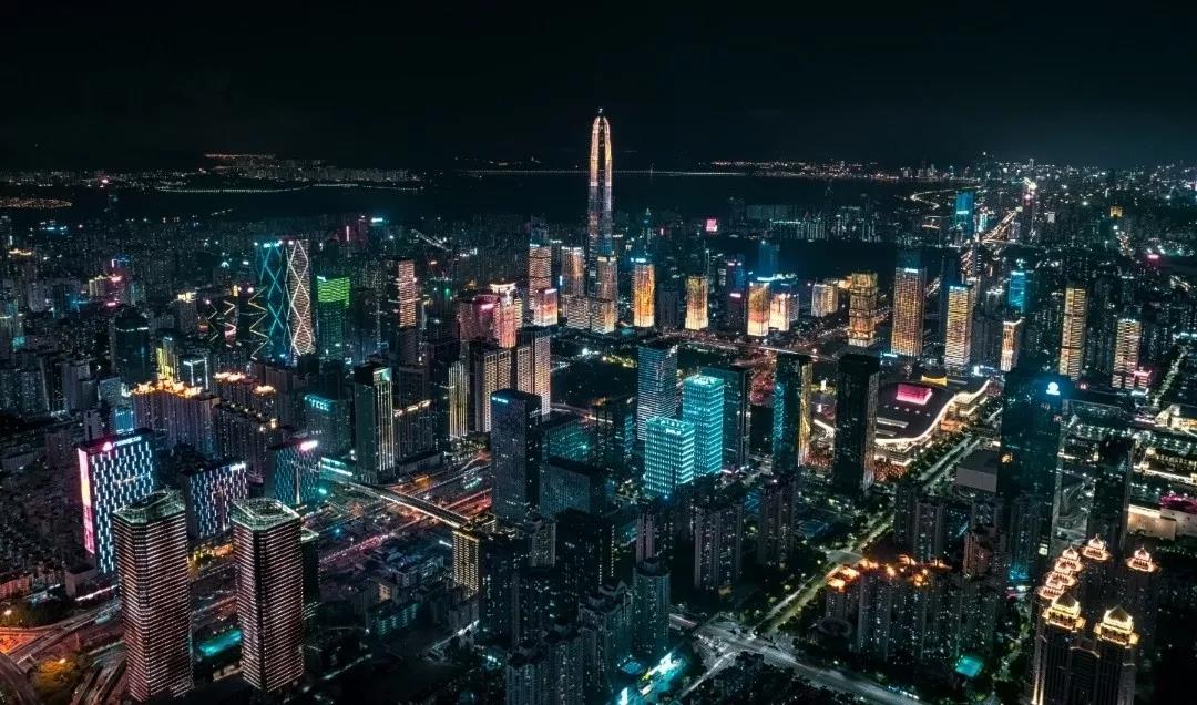 城市夜景亮化應(yīng)有合理的設(shè)計和規(guī)劃，完善功能性