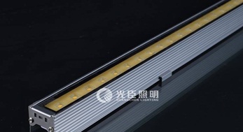 河南鄭州地產(chǎn)樓盤亮化項目，光臣金黃光LED線條燈獲客戶贊賞